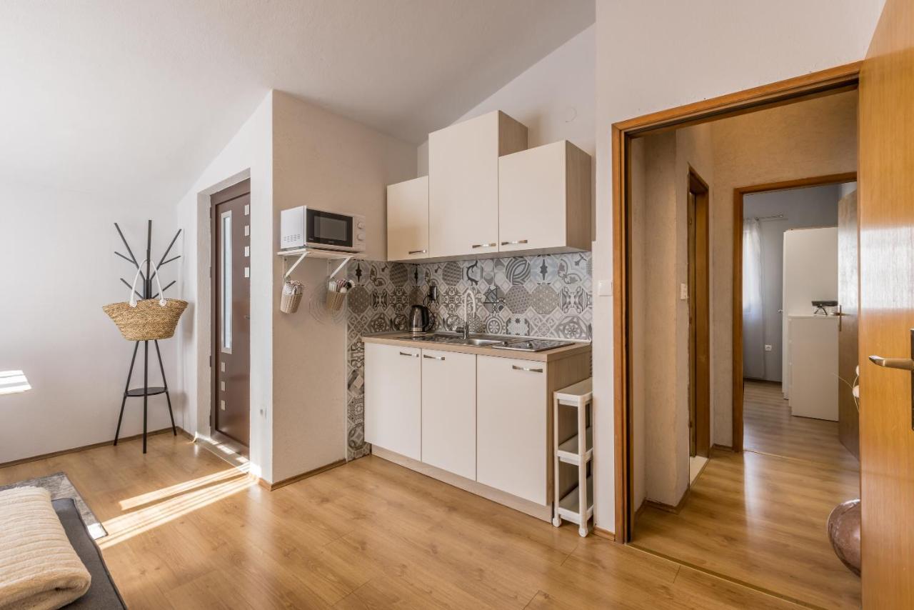 Apartment Lamaro Kaštela Buitenkant foto