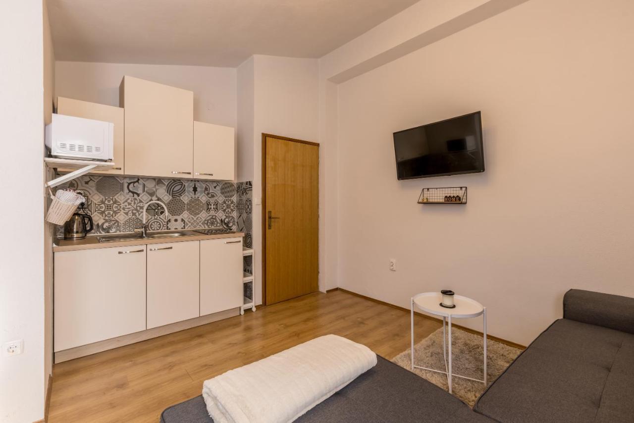 Apartment Lamaro Kaštela Buitenkant foto