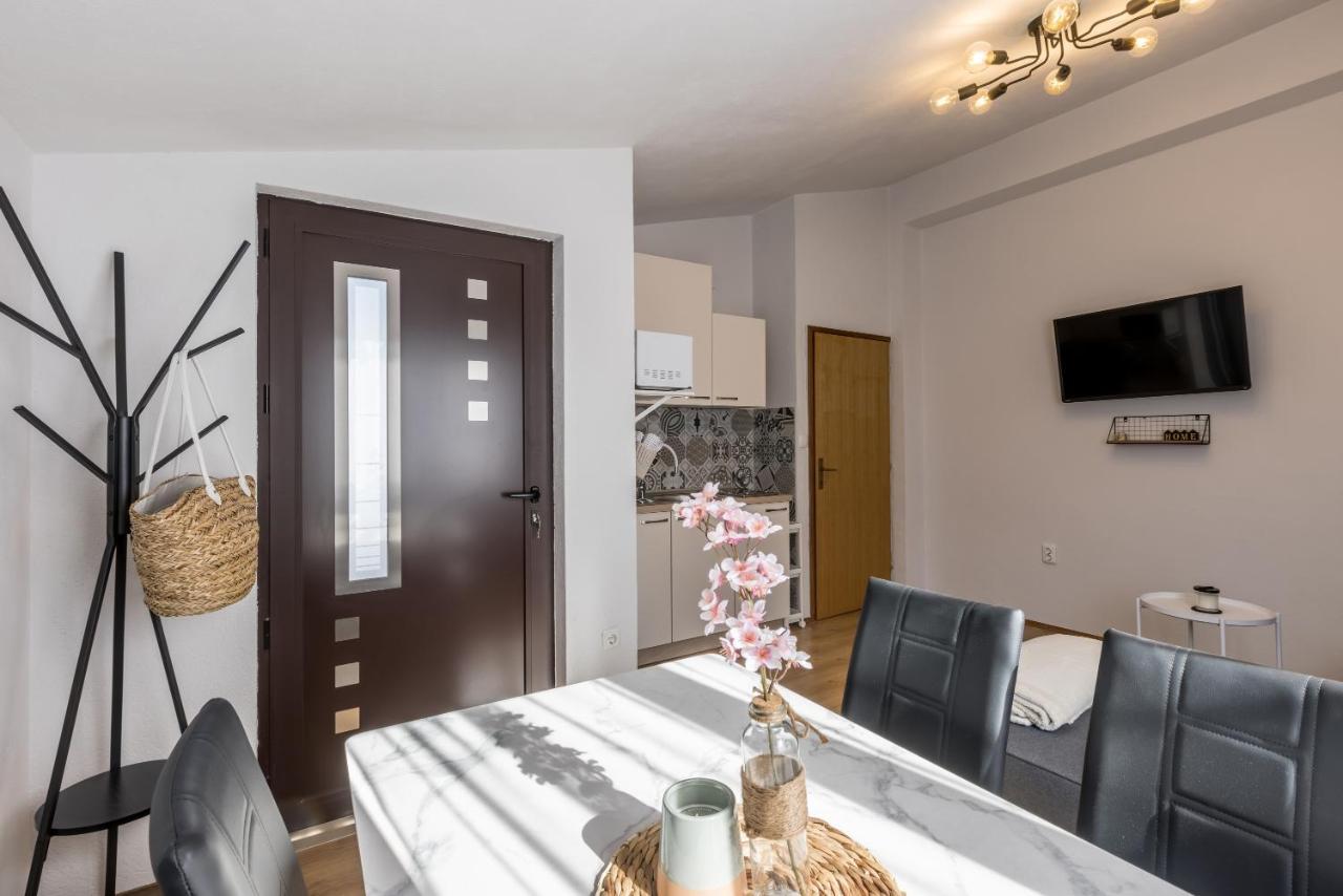 Apartment Lamaro Kaštela Buitenkant foto