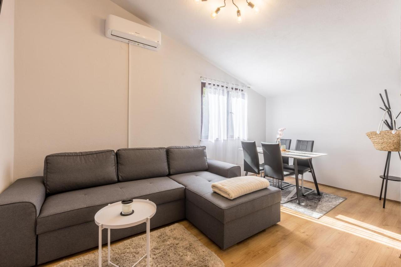 Apartment Lamaro Kaštela Buitenkant foto