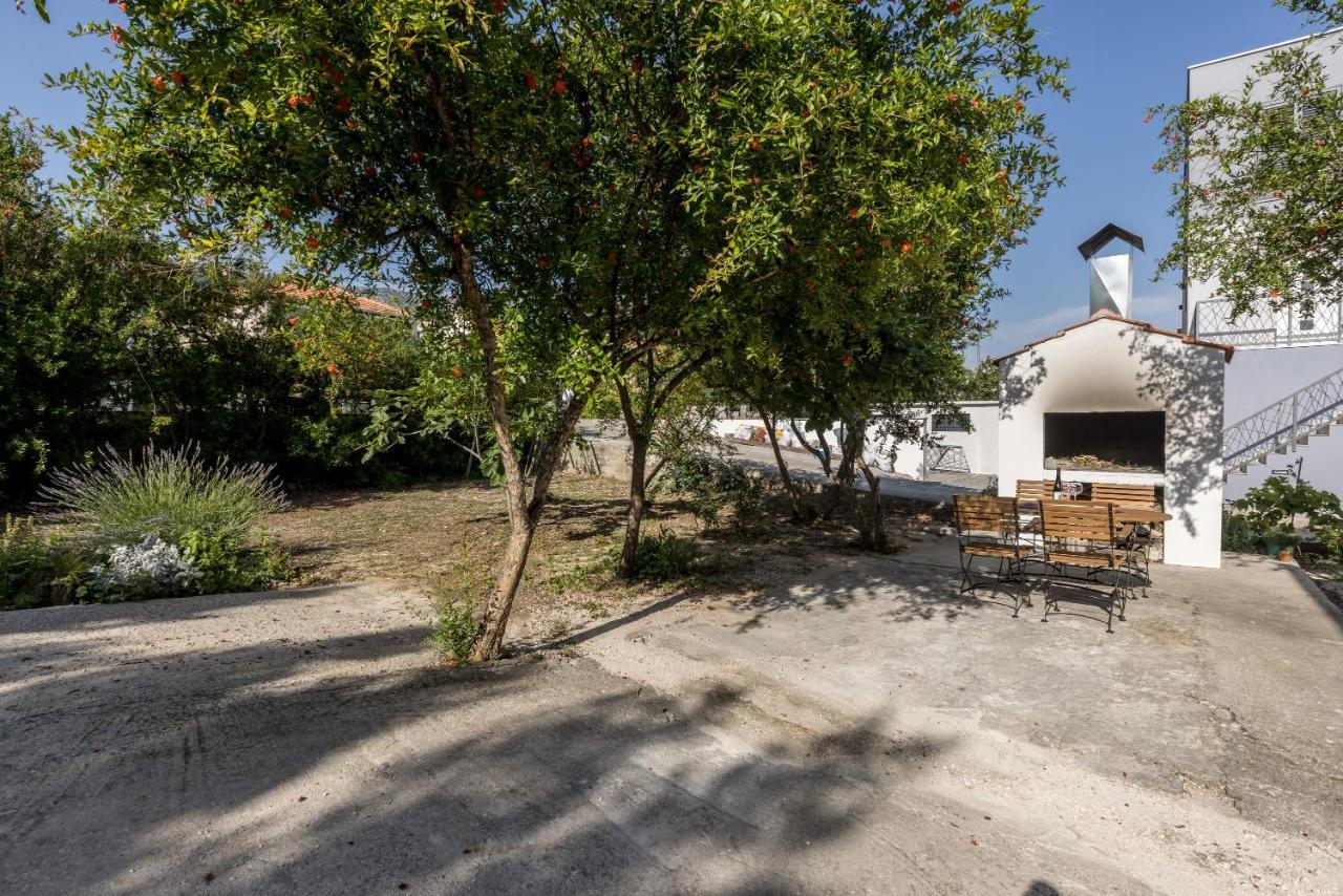 Apartment Lamaro Kaštela Buitenkant foto