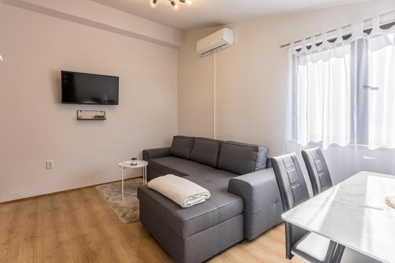 Apartment Lamaro Kaštela Buitenkant foto